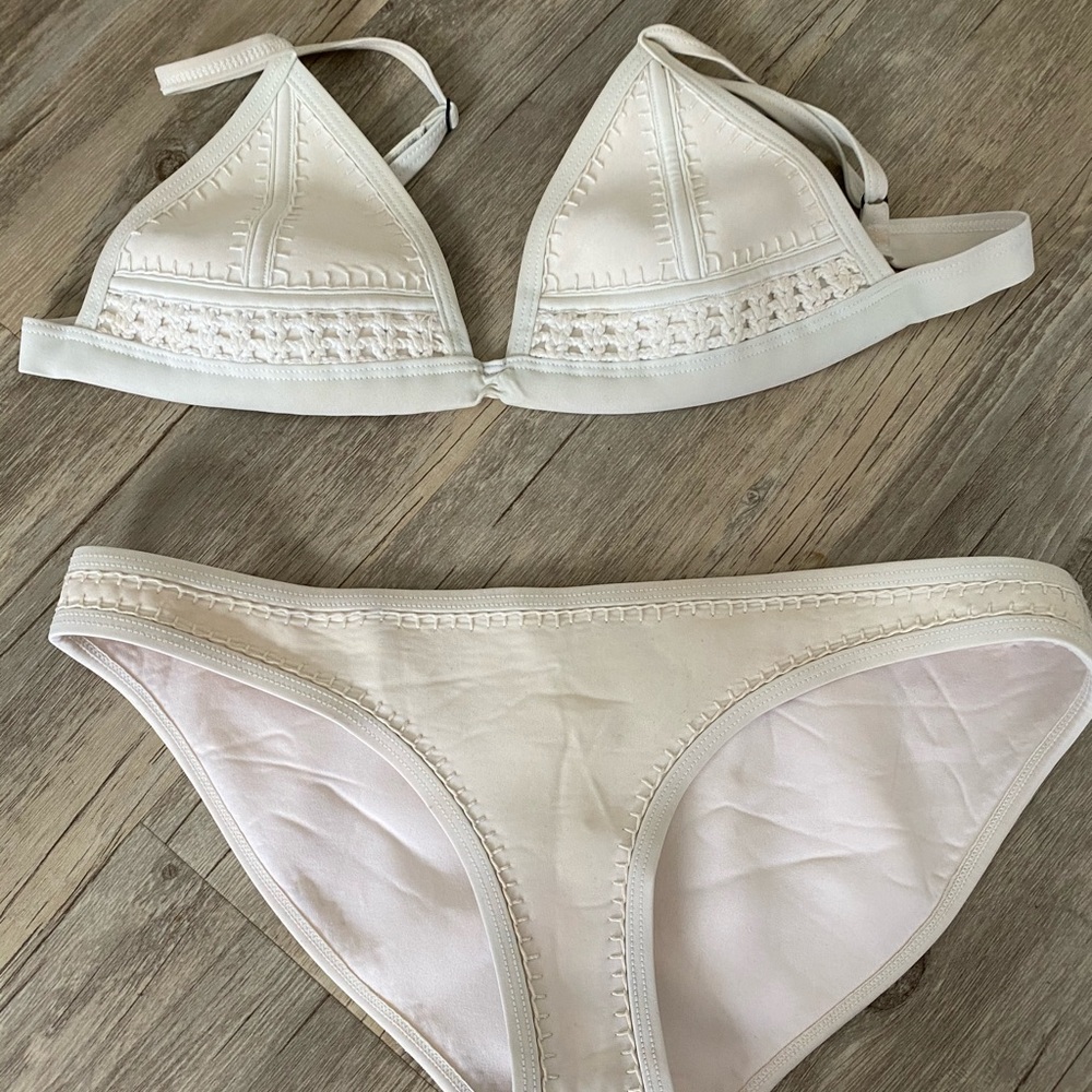 White triangl bikini